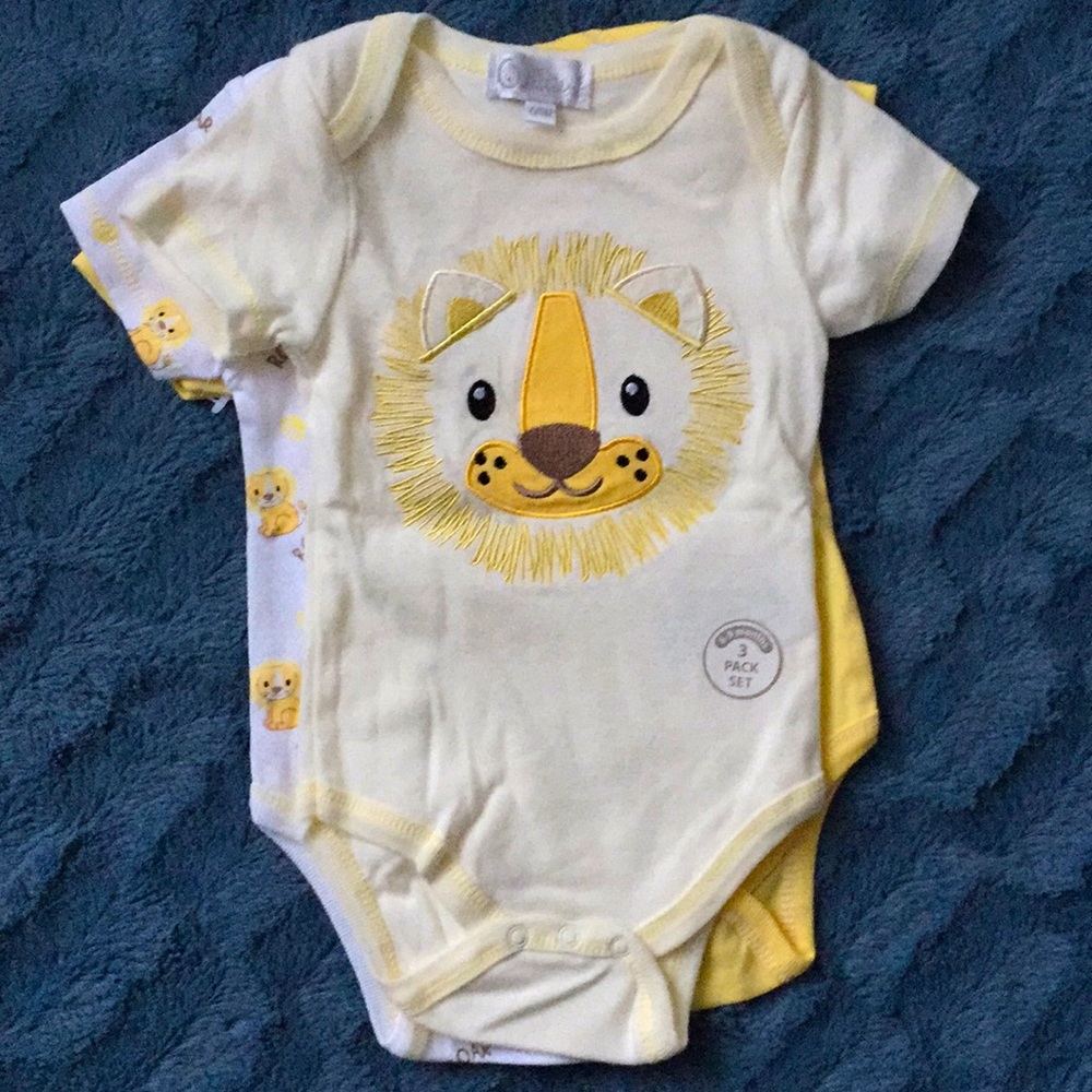 New! Roar, 🦁 3 bodysuits, 💯 cotton